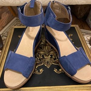 Denim blue Sorel Wedges. NWOT. Size 10.